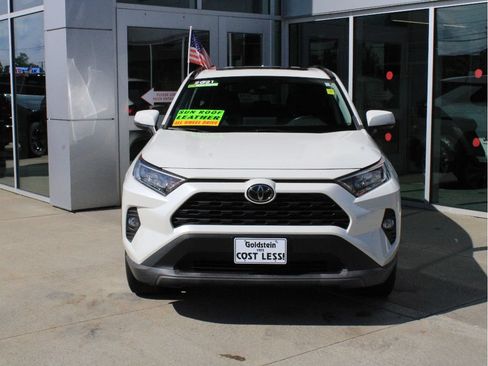 Used 2021 Toyota RAV4 XLE Premium AWD/4WD image 2