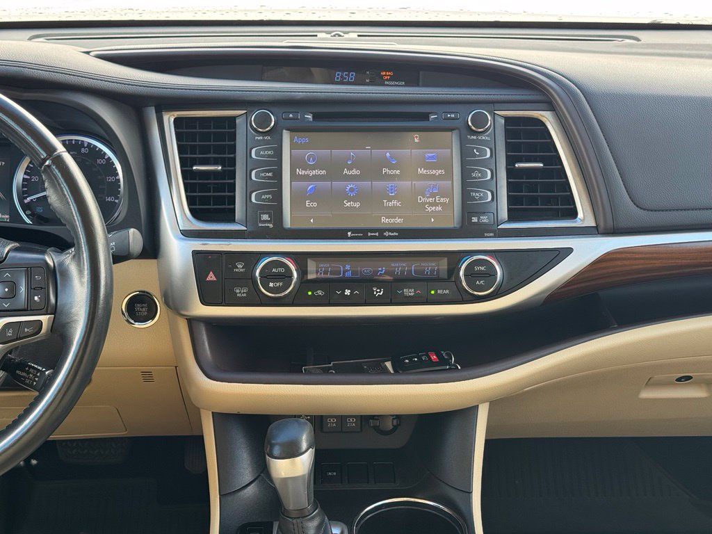 Used 2019 Toyota Highlander Limited FWD image 31