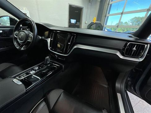Used 2021 Volvo S60 T8 R-Design AWD/4WD image 32