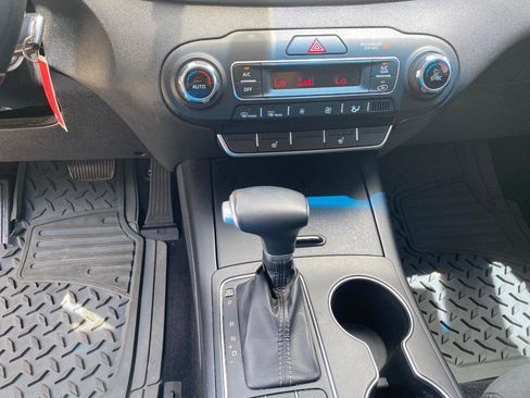 Used 2019 Kia Sorento S FWD image 29