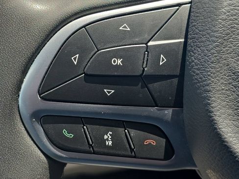 Used 2024 Chrysler Pacifica Touring-L FWD image 26