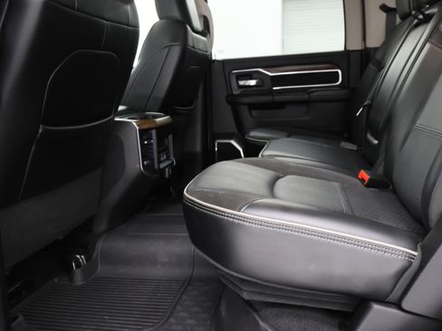 Used 2024 RAM 2500 Laramie AWD/4WD image 32