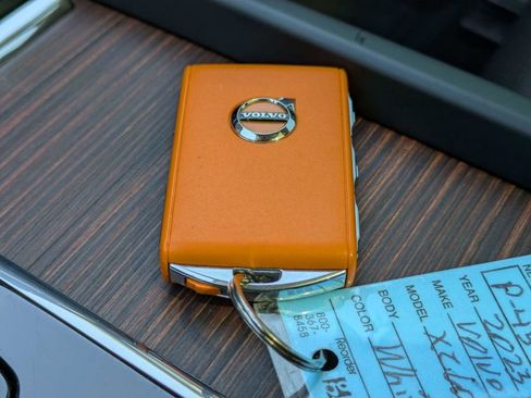 Certified 2023 Volvo XC60 B5 Ultimate w/ Protection Package Premier FWD image 42