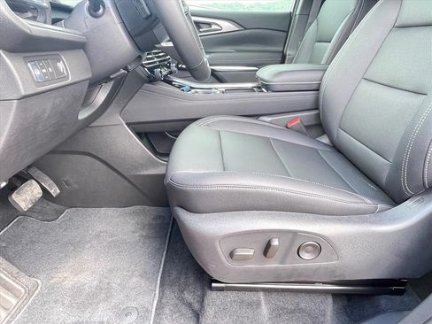 New 2026 Chevrolet Traverse LT w/ Midnight/Sport Edition FWD image 21
