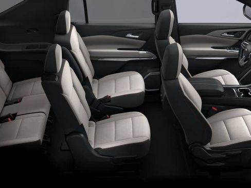 New 2025 Chevrolet Traverse LT image 34