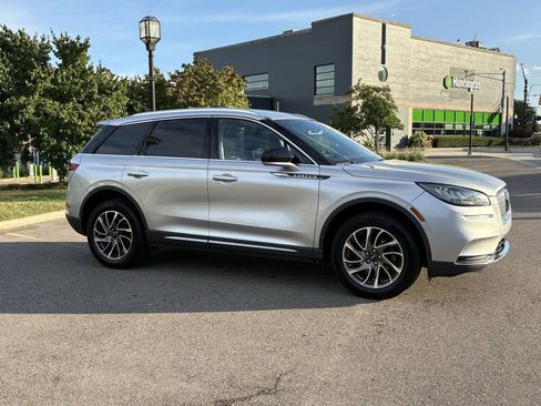 Used 2020 Lincoln Corsair AWD w/ Equipment Group 101A image 7