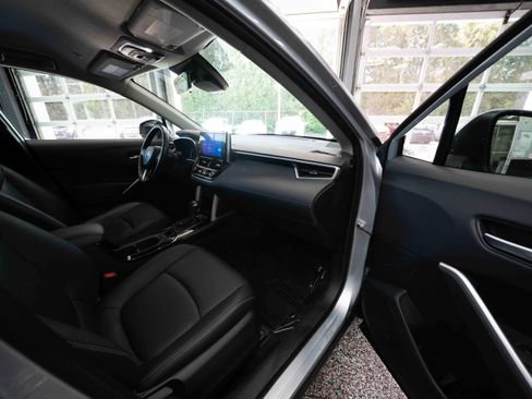Used 2024 Toyota Corolla Cross XLE FWD image 26