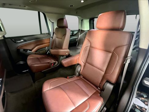 Used 2018 Chevrolet Tahoe Premier RWD image 18