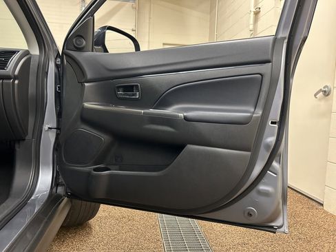 Used 2024 Mitsubishi Outlander Sport SE image 15