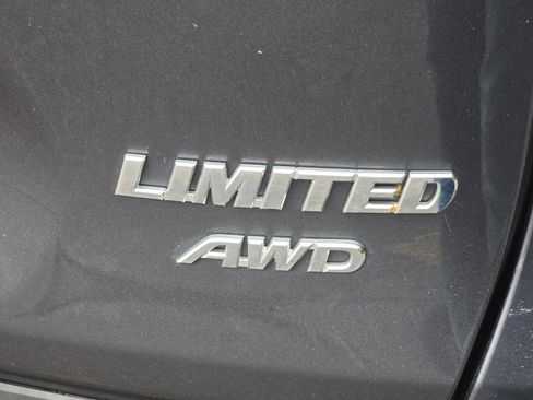 Used 2019 Toyota RAV4 Limited image 27