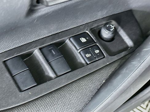 Used 2025 Toyota Corolla LE FWD image 15