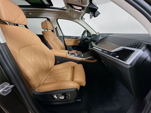 Certified 2024 BMW X7 xDrive40i w/ Premium Package image 31