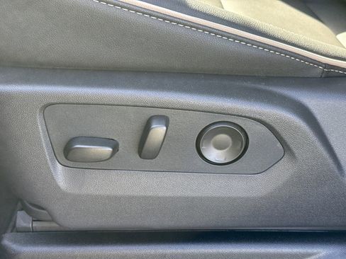 New 2026 GMC Yukon XL Elevation image 15