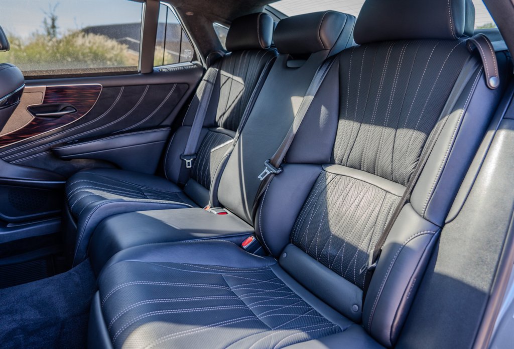 Used 2018 Lexus LS 500 w/ Luxury Package RWD image 33