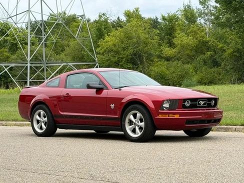 Used 2009 Ford Mustang Premium RWD image 1