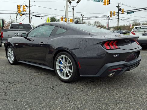 Used 2024 Ford Mustang GT Premium image 4