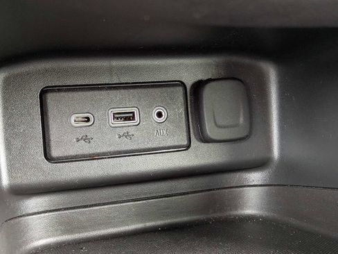 Used 2021 Chevrolet Equinox LT FWD image 21