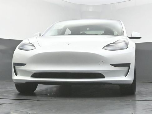 Used 2023 Tesla Model 3 Standard Range RWD image 47