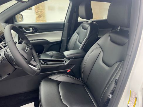 New 2026 Jeep Compass Limited image 12