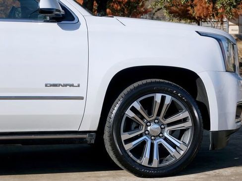 Used 2018 GMC Yukon XL Denali w/ Denali Ultimate Package image 30