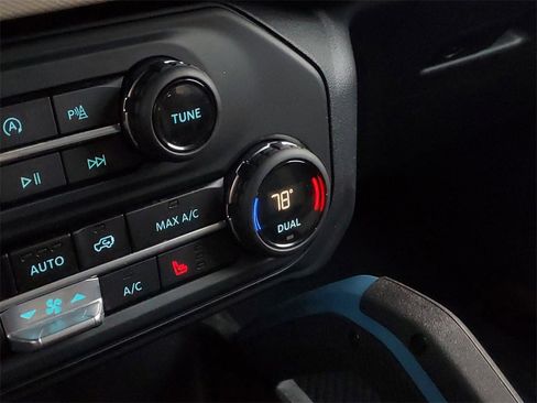 Used 2023 Ford Bronco Wildtrak image 22