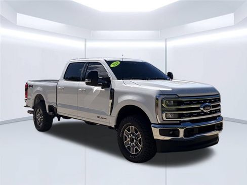 Used 2024 Ford F250 Lariat AWD/4WD image 3