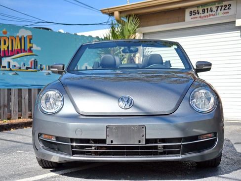 Used 2015 Volkswagen Beetle TDI FWD image 3