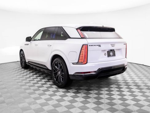 New 2025 Cadillac Escalade IQ Sport 1 w/ LPO, ONYX Package image 3