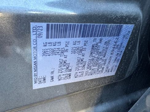 Used 2023 Nissan Rogue S image 28