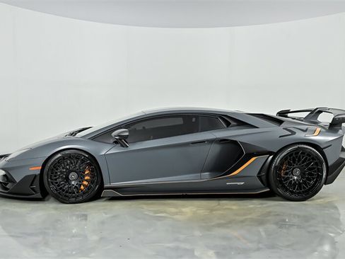 Used 2019 Lamborghini Aventador SVJ AWD/4WD image 7