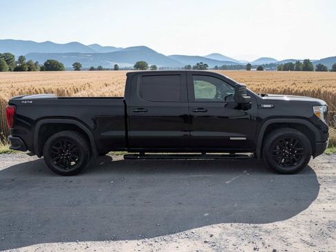 Used 2022 GMC Sierra 1500 Elevation w/ LPO, Elevation Black Package image 7
