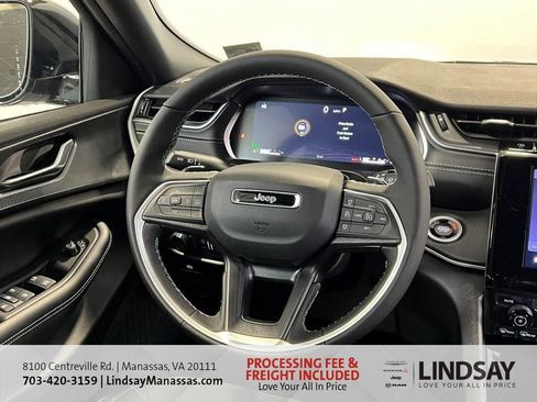 New 2025 Jeep Grand Cherokee Laredo image 18