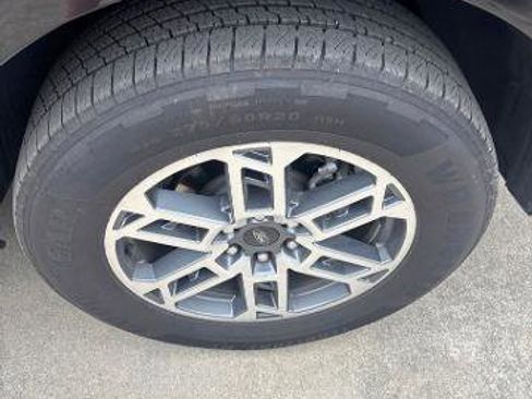 Certified 2025 Ford Expedition Active RWD image 7