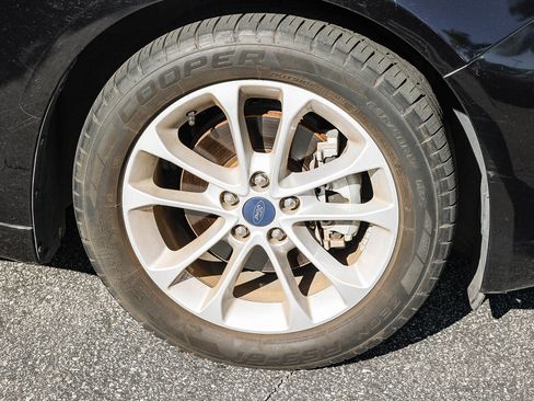 Used 2020 Ford Fusion SE image 13