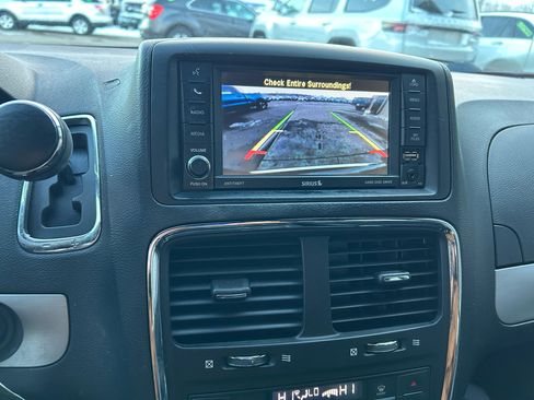 Used 2017 Dodge Grand Caravan GT image 21