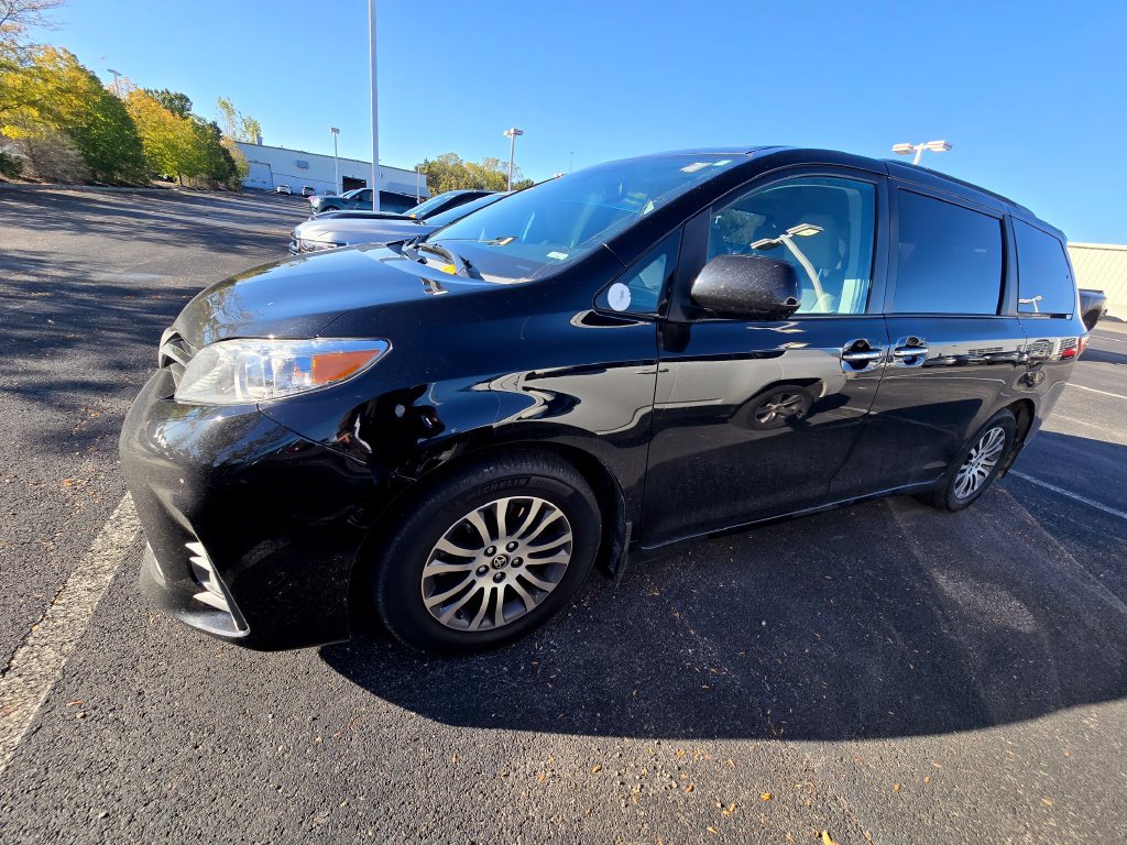 Used 2020 Toyota Sienna XLE FWD image 5