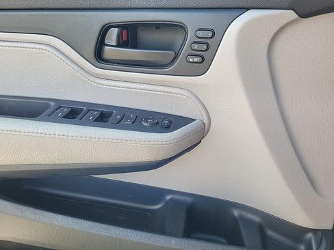 Used 2018 Honda Odyssey EX-L image 9