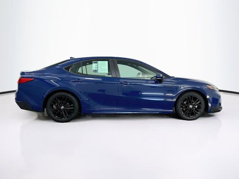 Used 2025 Toyota Camry SE FWD image 10