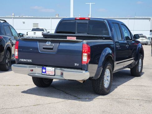 Used 2015 Nissan Frontier SV image 3