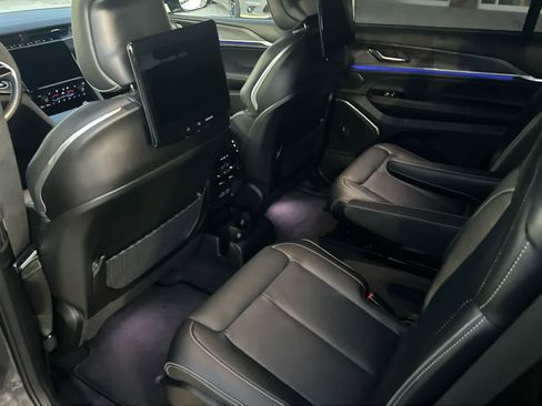 New 2025 Jeep Grand Cherokee L Overland w/ Luxury Tech Group IV image 25