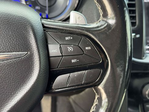 Used 2019 Chrysler 300 S RWD image 19