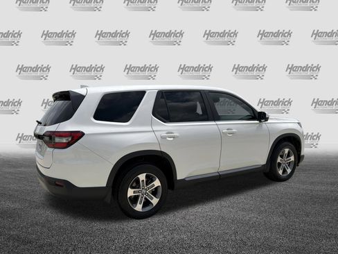Used 2025 Honda Pilot EX-L image 10