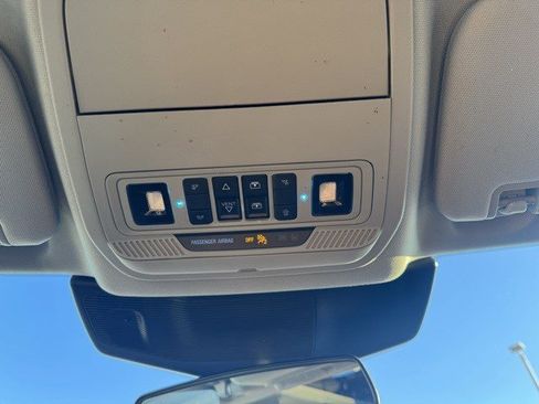 Used 2021 Ford Explorer XLT w/ Equipment Group 202A image 18