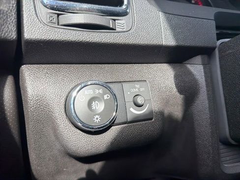 Used 2011 GMC Acadia Denali image 36