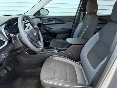 Used 2023 Chevrolet TrailBlazer LT w/ Convenience Package image 16