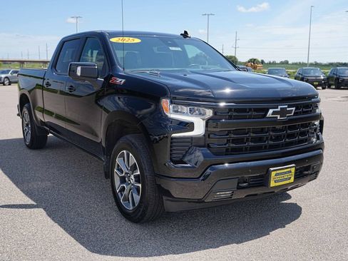 Used 2025 Chevrolet Silverado 1500 RST AWD/4WD image 4