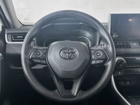 Used 2025 Toyota RAV4 XLE AWD/4WD image 18