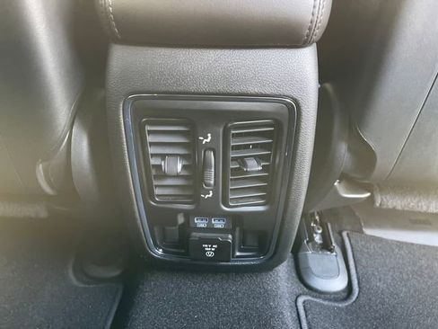 Used 2021 Jeep Grand Cherokee Limited AWD/4WD image 34
