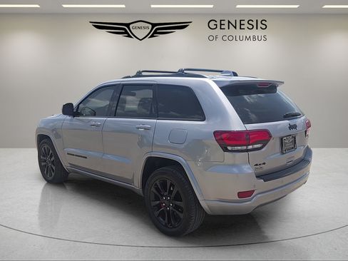 Used 2018 Jeep Grand Cherokee Altitude AWD/4WD image 1