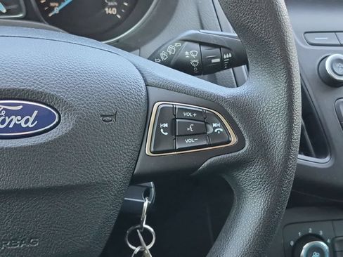 Used 2018 Ford Focus SE FWD image 24
